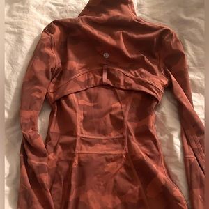 Camo lululemon define jacket perfect condition 🙌